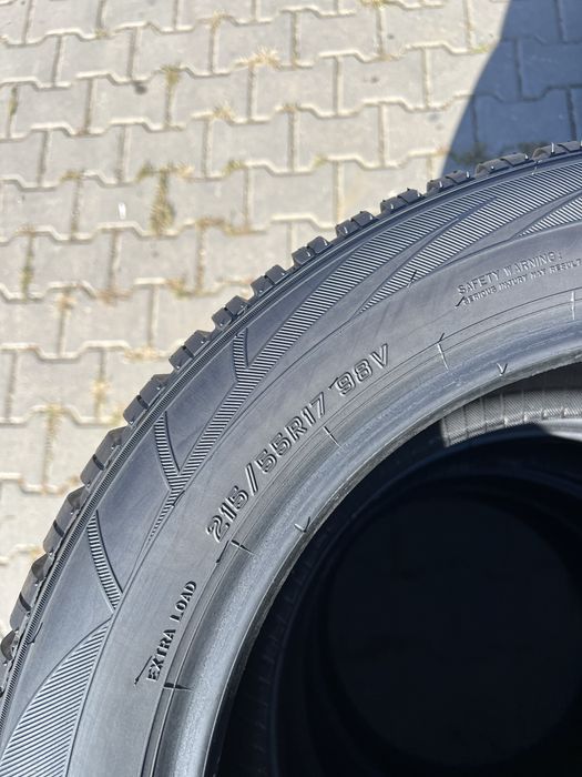 215/55 R17 Falken 4шт 2023рік 7.3мм-8.3мм Залишок протектора
