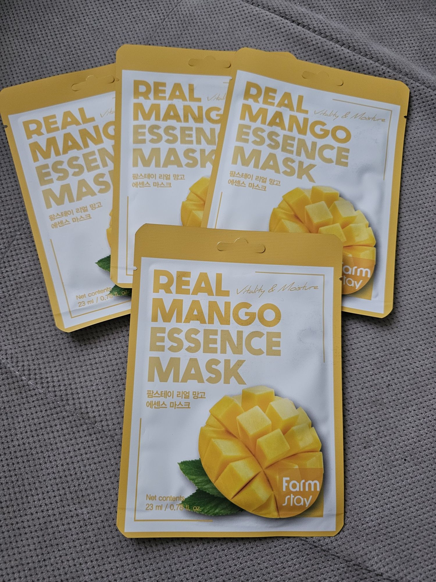 4x Farmstay Real mango essence mask, Maseczka z mango do twarzy