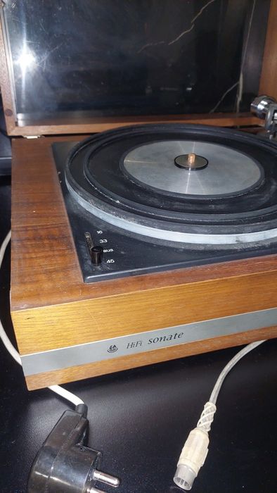 Stary gramofon Wi Fi Sonate