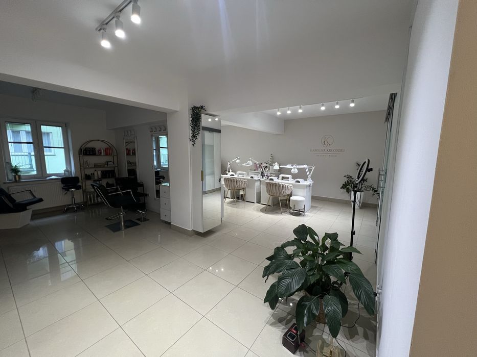 Wynajmę stanowisko do manicure
