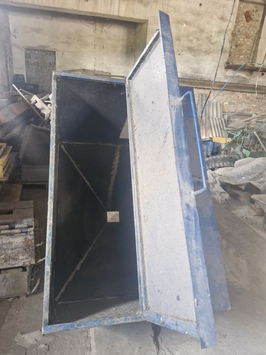 Продам бункер для подачі торг