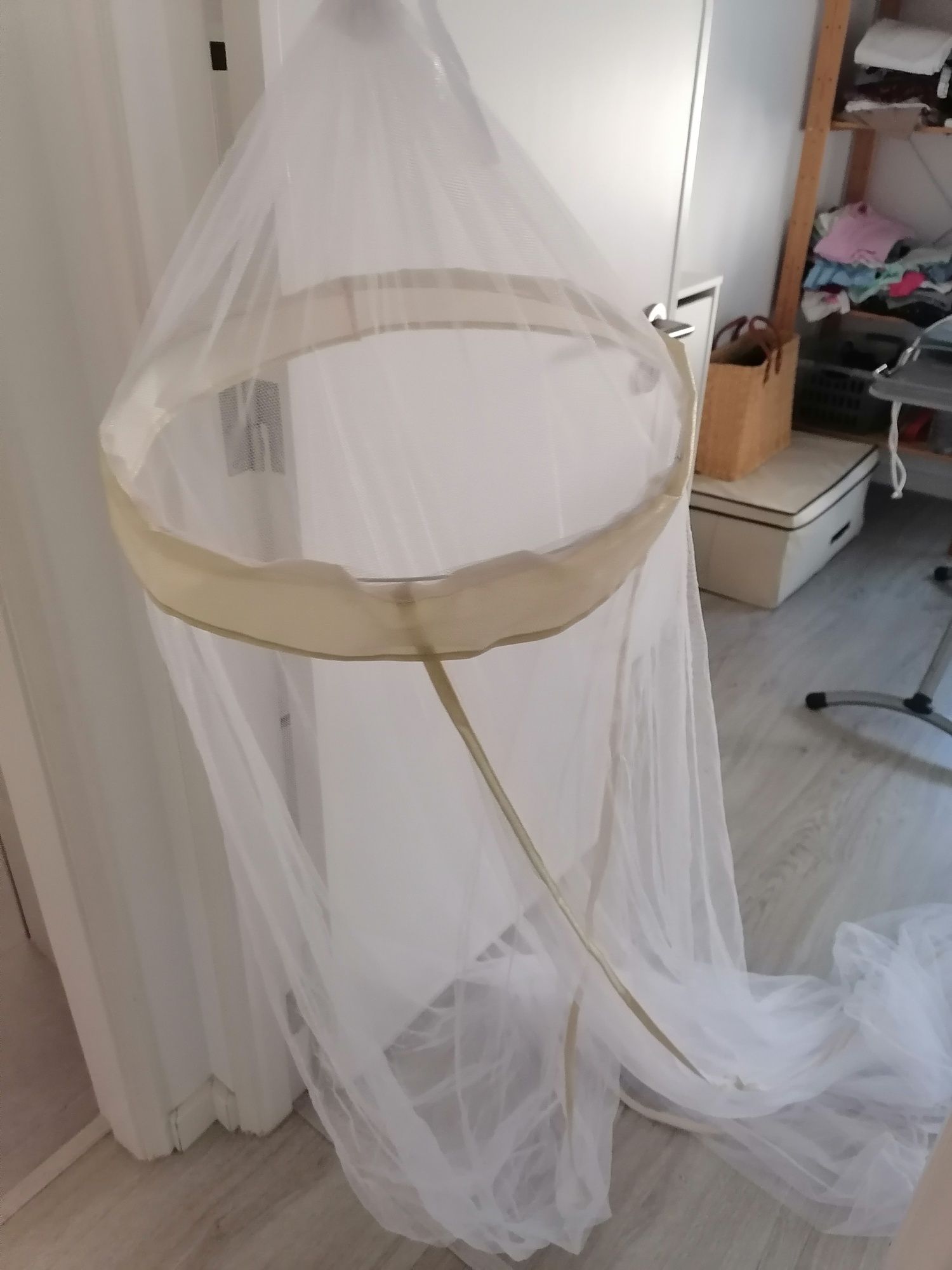 Dossel branco e dourado Hôma