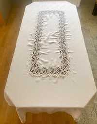 Obrus na duży stół 147 cm na 256 cm