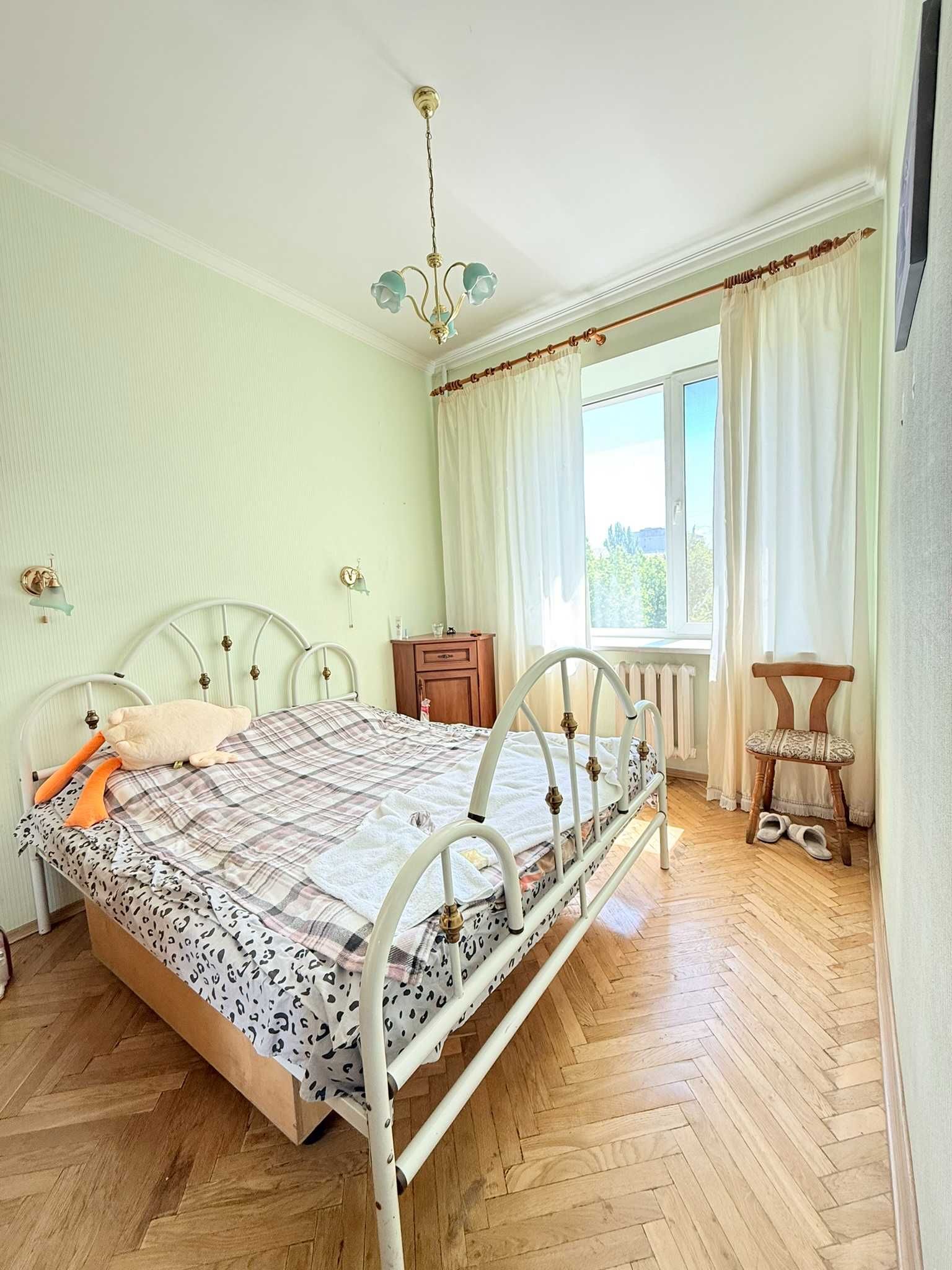 3-к, м. Дарниця, сталінка, Набоки (Бажова).