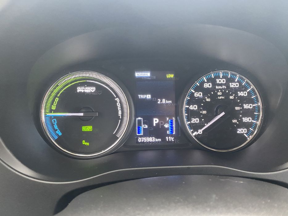 Mitsubishi outlander gt гибрид- плагин (phev)