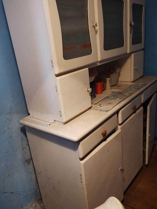 Kredens lata 60 zabytek