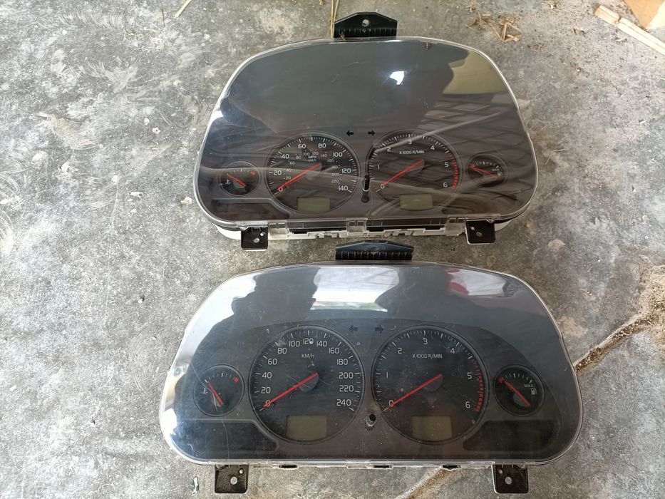 Vendo material volvo S40 e v40