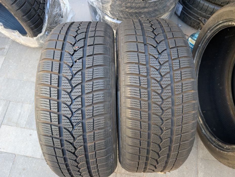 Пара зимних шин 225/50 R17 Riken