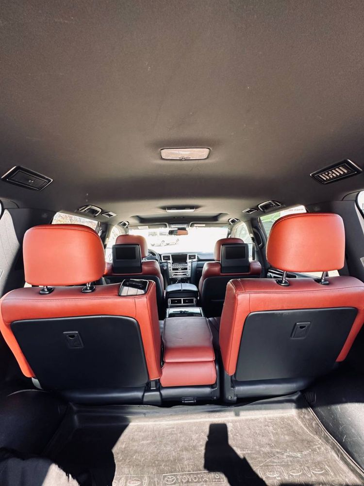 Шикарний  Lexus LX 570!