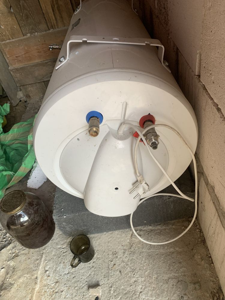 Przedmiotem sprzedazy jest boiler 120 l.
