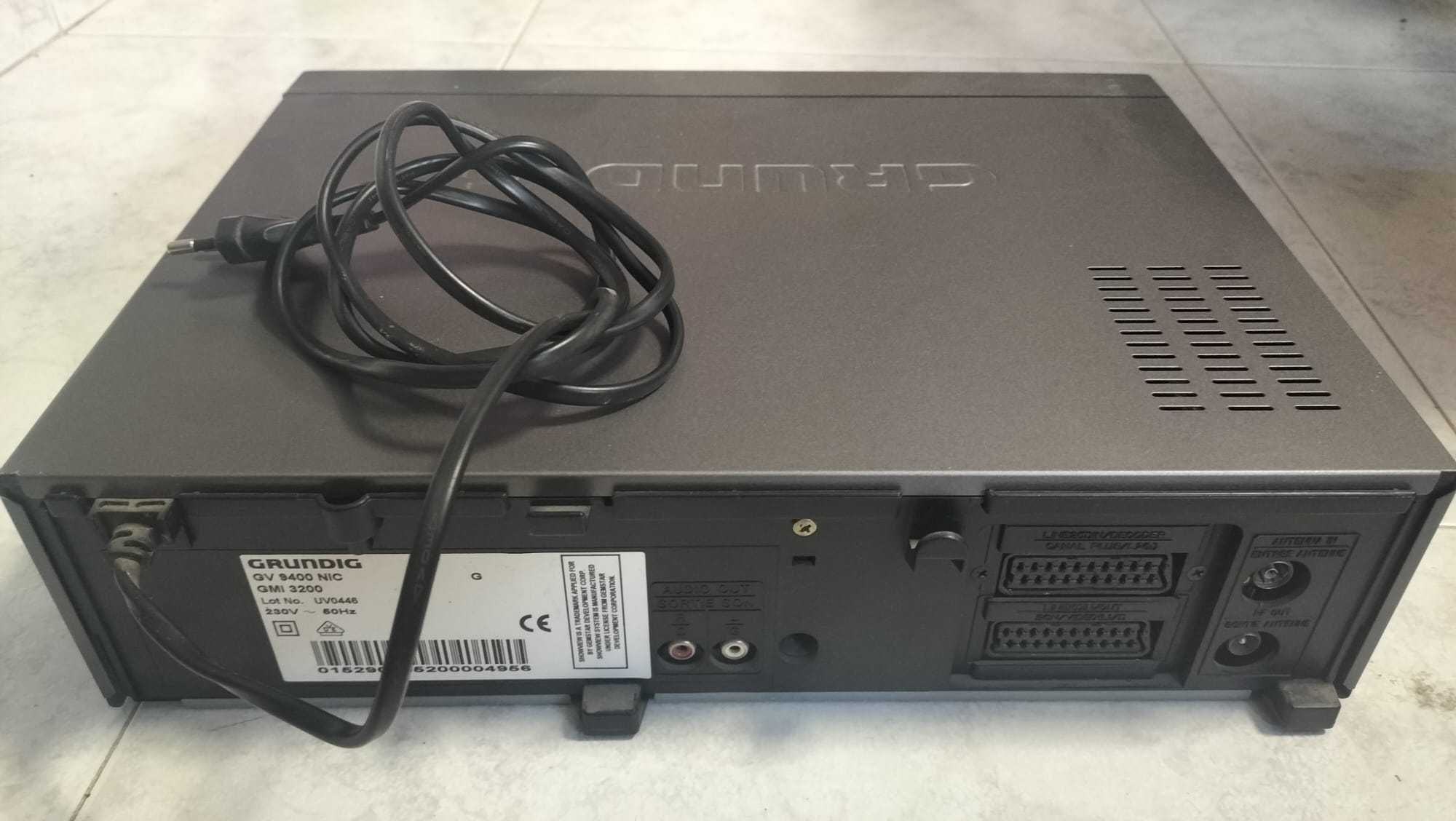 Leitor VHS Grundig