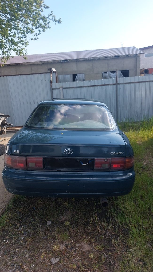 TOYOTA CAMRY 10 капот.