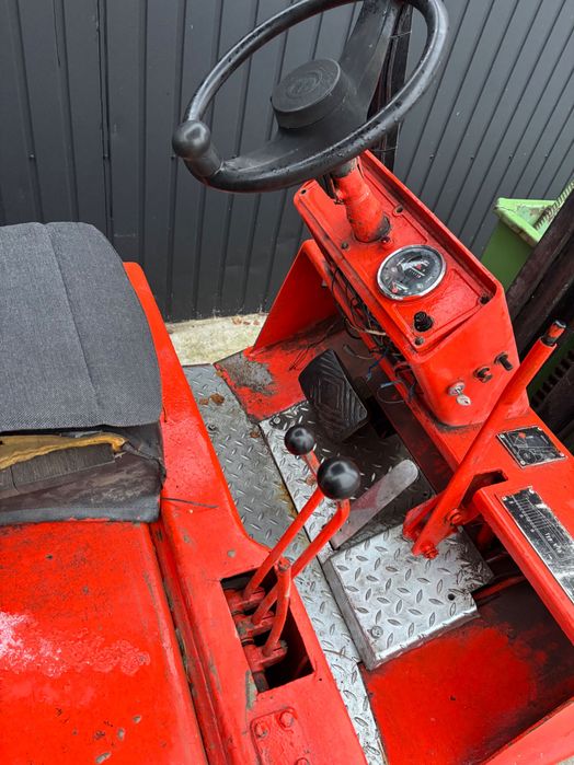 Wózek widlowy 4 cylindrowy