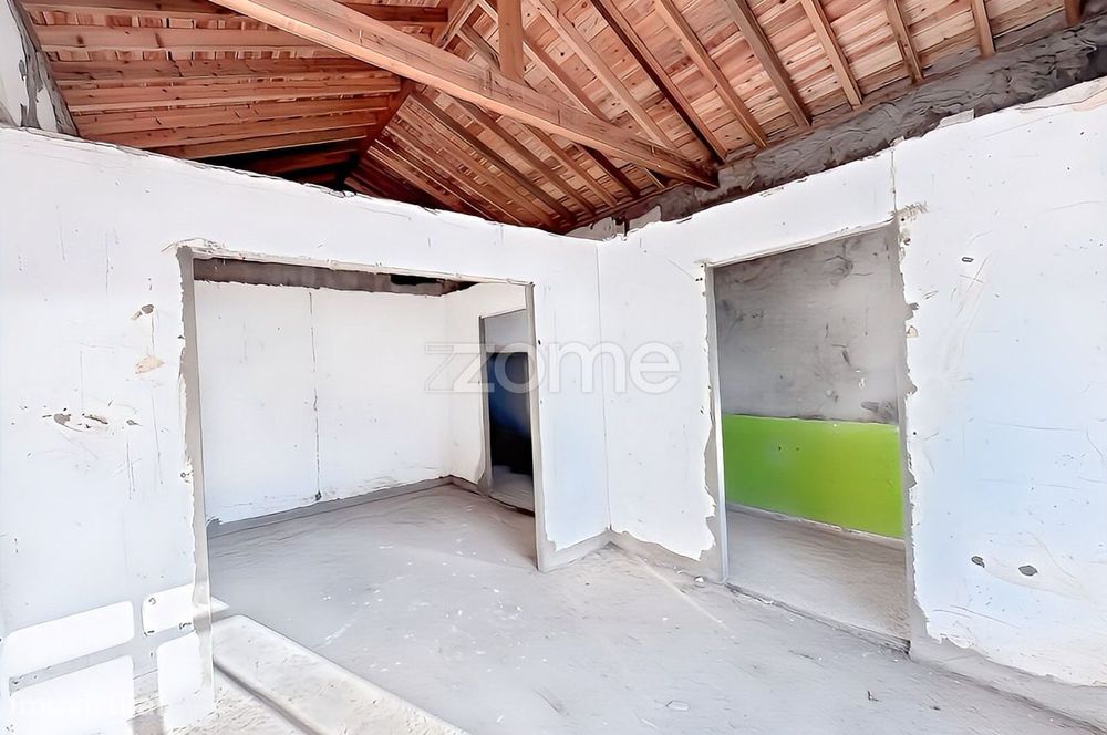 Moradia T4, Possibilidade de divisão em 3 Apartamentos, Vila do Porto