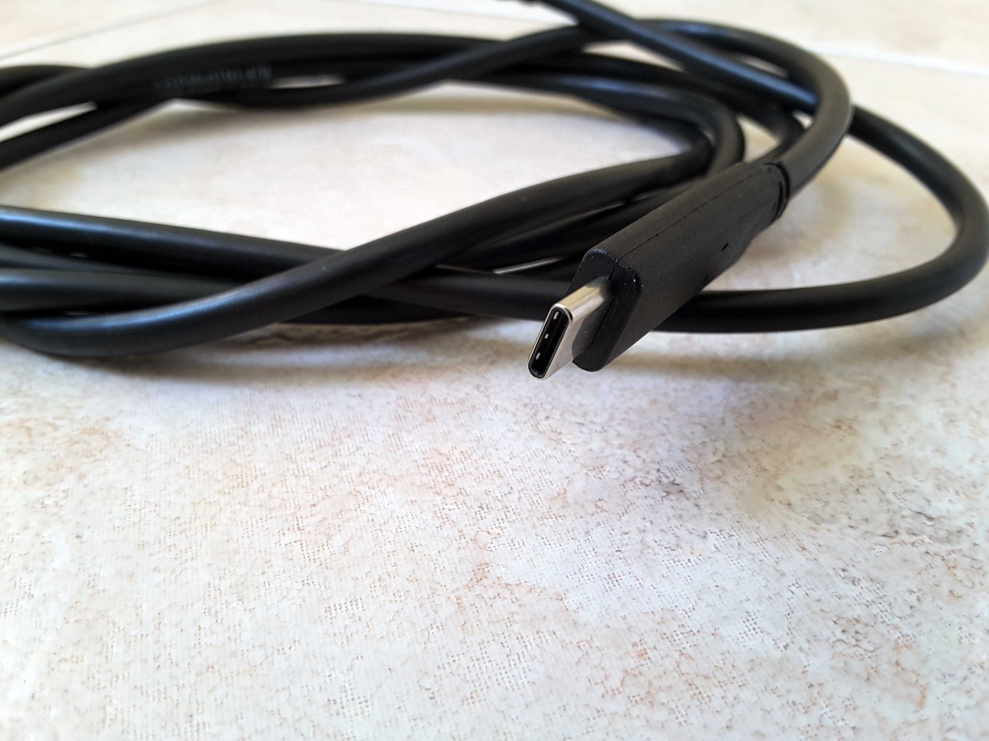 Kabel  USB C  do ładowania i przesyłu danych  długość 180 cm