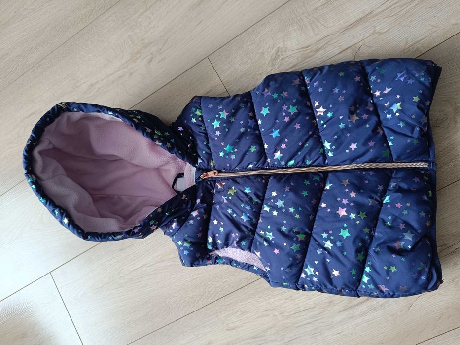 Kamizelka z kapturem