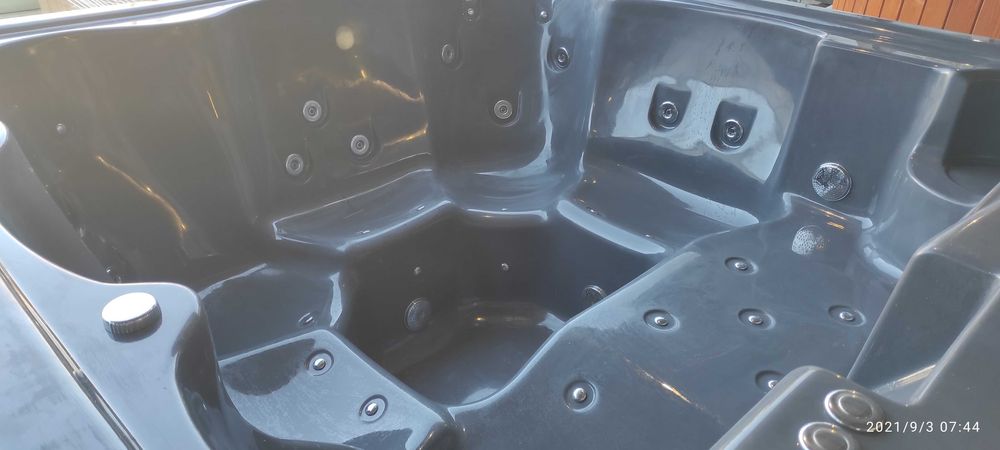 Nowe od producenta jacuzzi komfortowe w pełni wyposażone ogrodowe