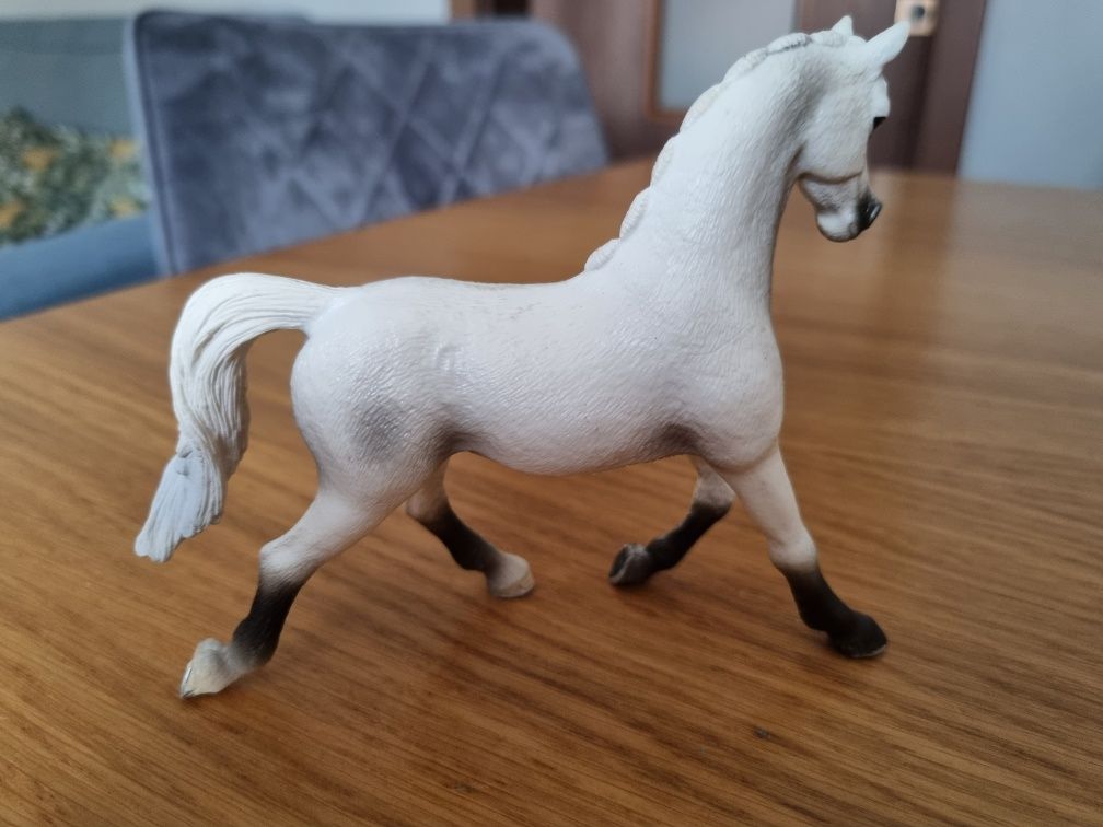 Klacz arabska schleich figurka