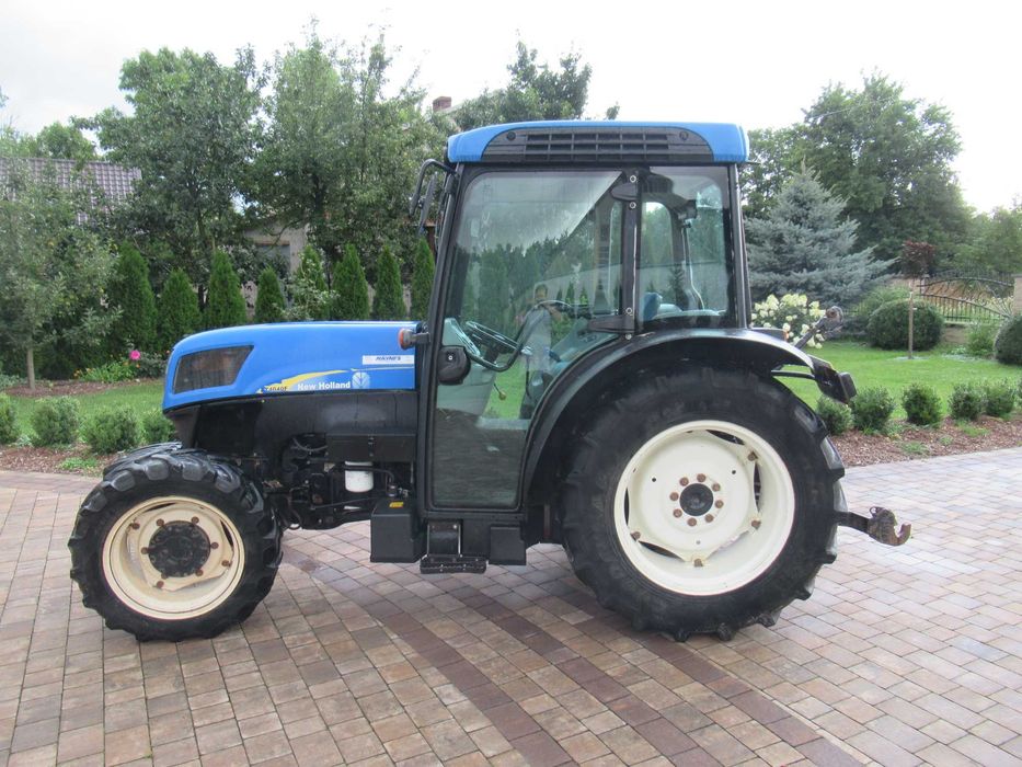 New Holland T4040F sadowniczy renault landini