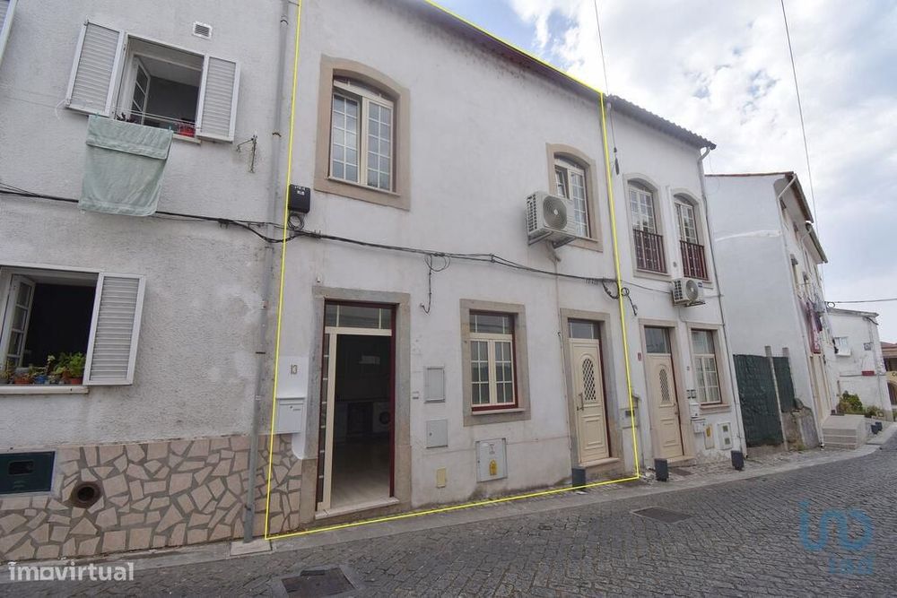 Casa tradicional T2 em Condeixa-a-Velha e Condeixa-a-Nova de 68,00 m2