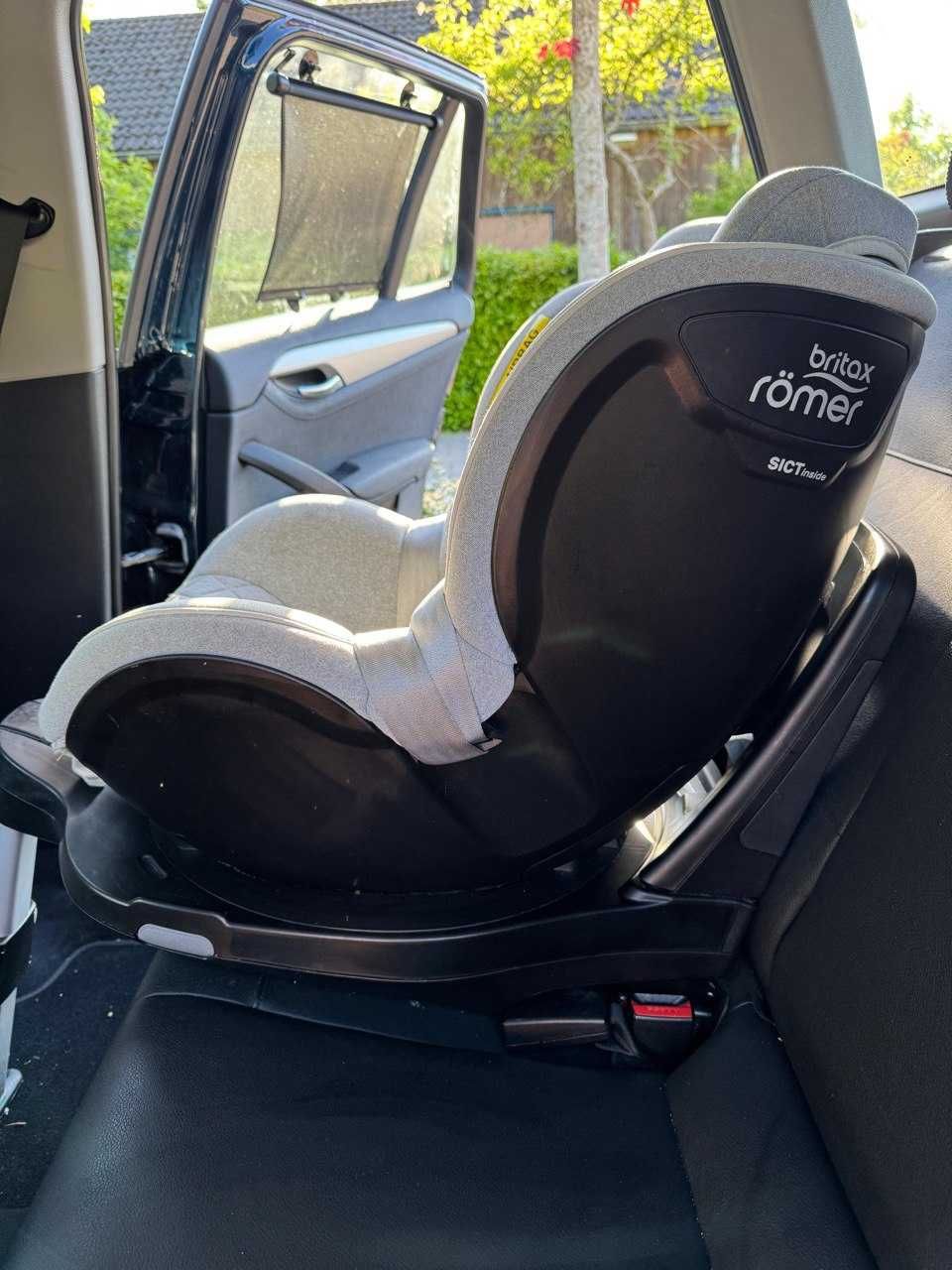 Автокрісло Britax romer dualfix m i-size