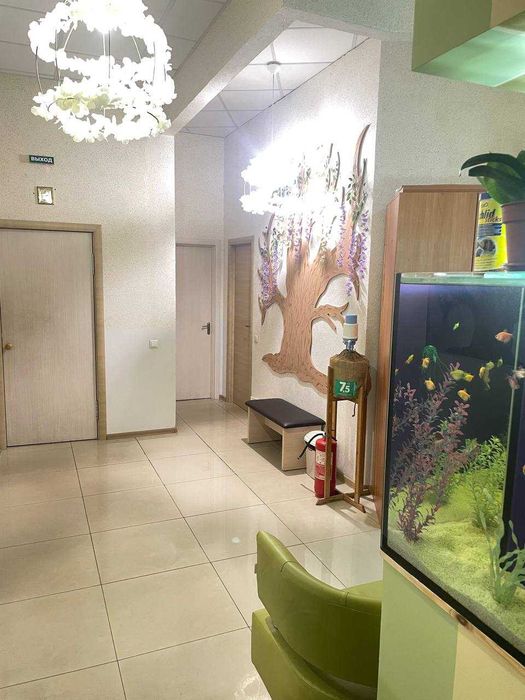 Кабінет з душем у салоні на Набережній Перемоги погодинно/по днях