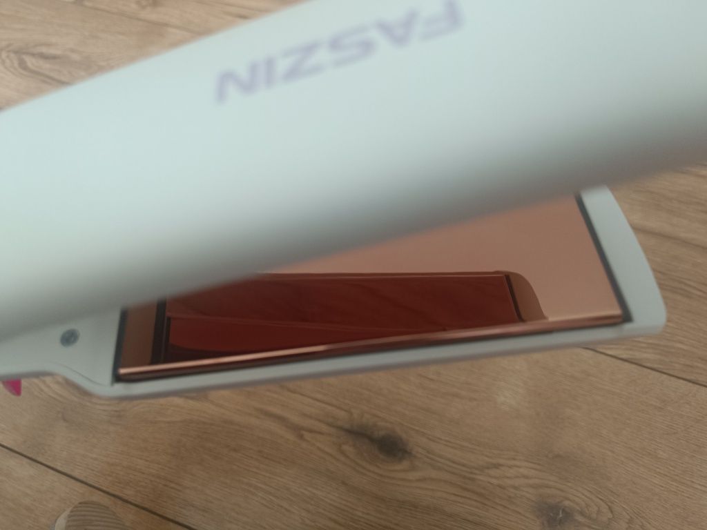 Prostownica do włosów Faszin ShieldPlus  F300 biała
