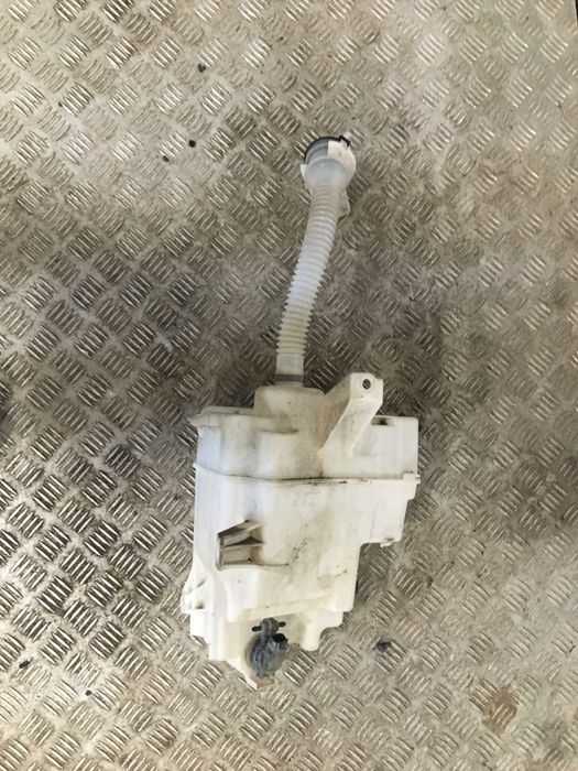 Zbiorniczek spryskiwaczy Toyota Rav 4 11-18r. 2.5 USA