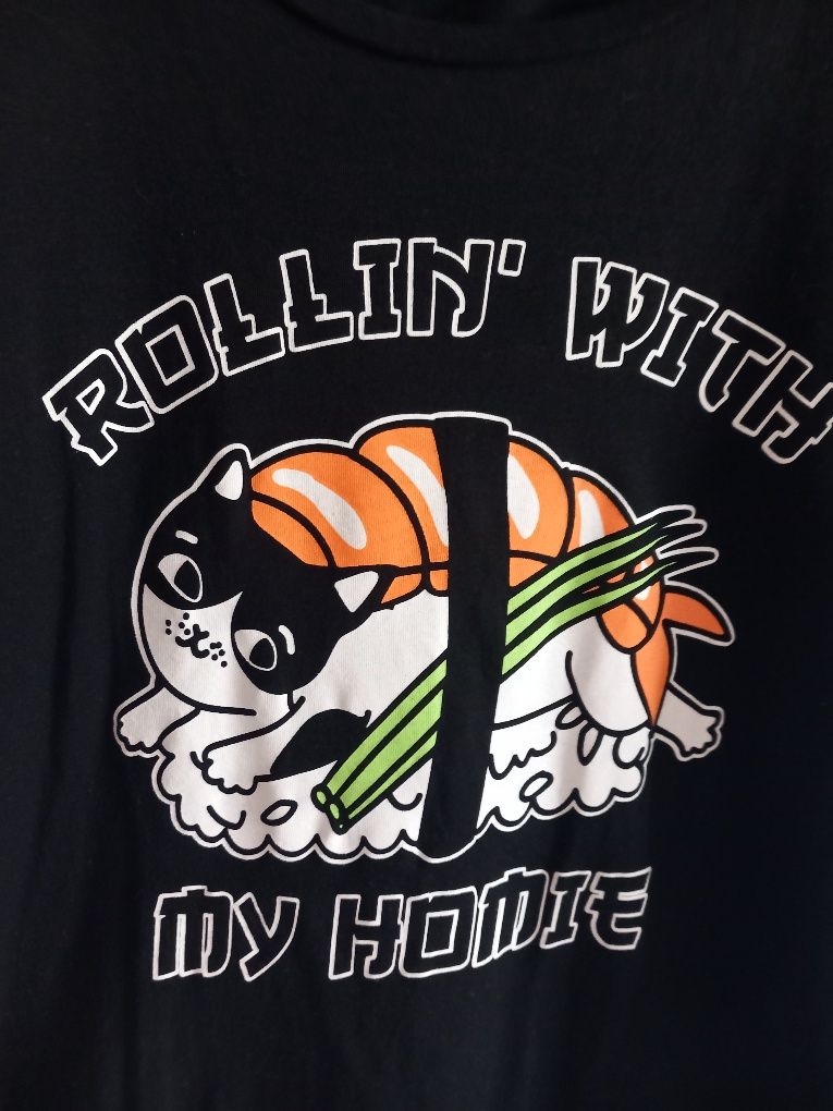 T-shirt czarny z kotkiem I sushi