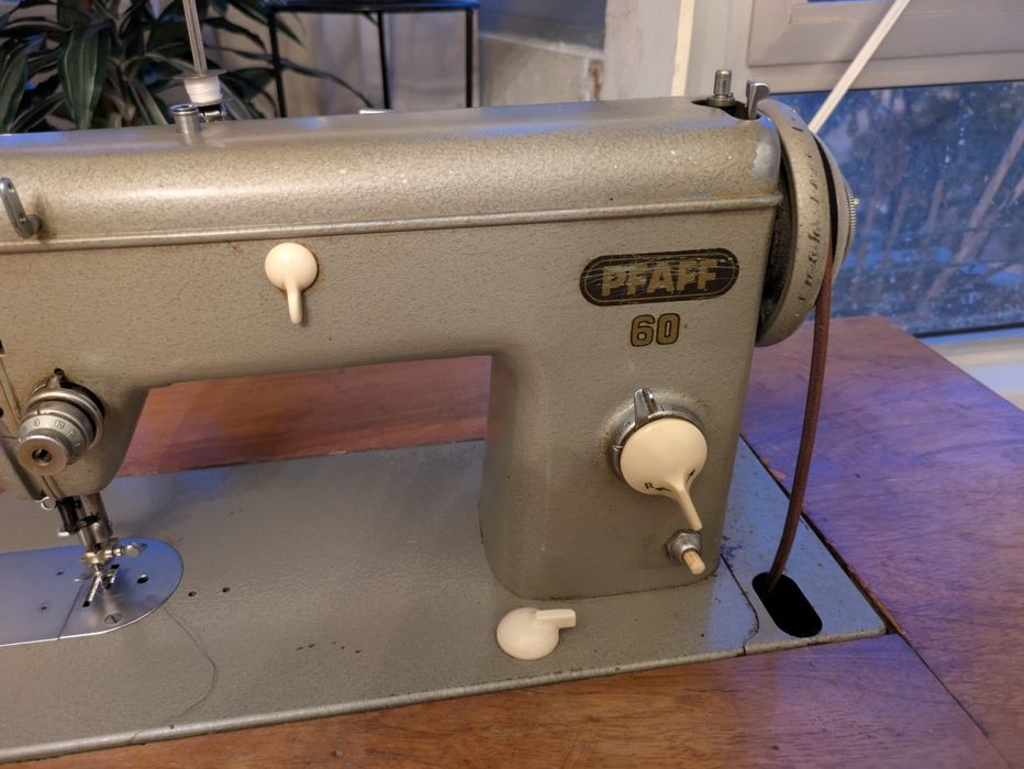 Máquina de costura Pfaff