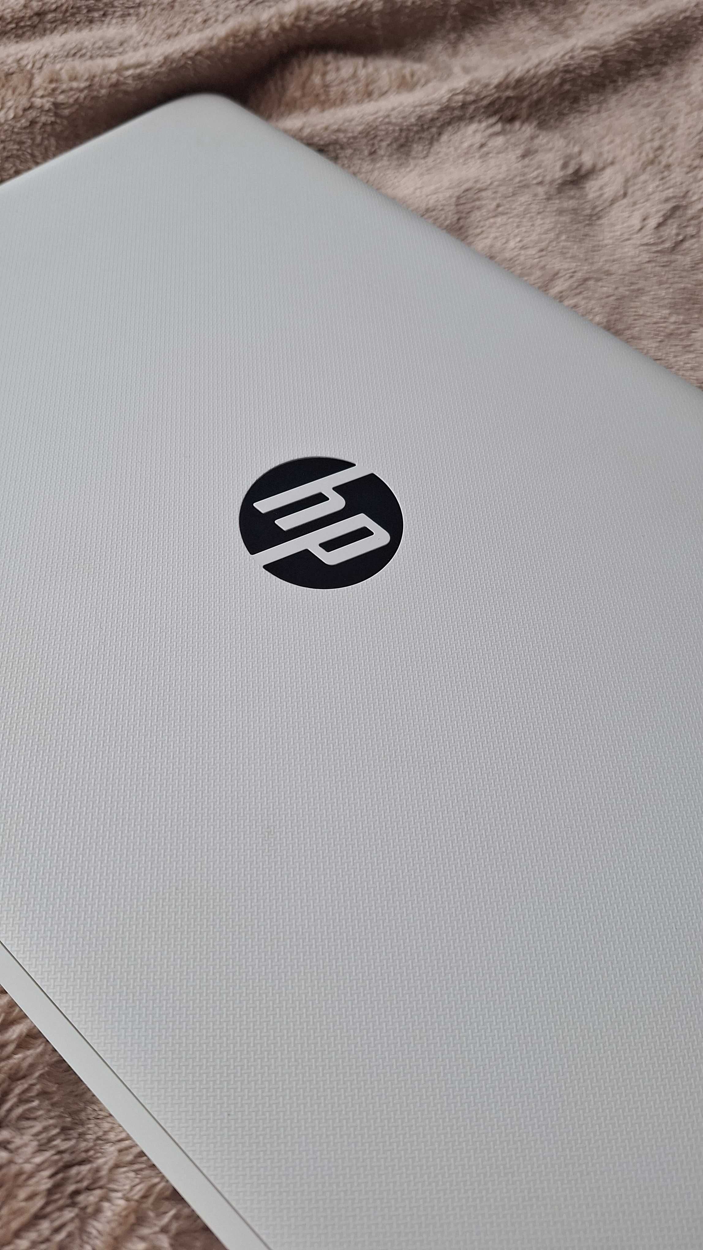 Laptop HP 14 i3-6006U/8GB/240SSD Świetny stan! Windows 10 BOX