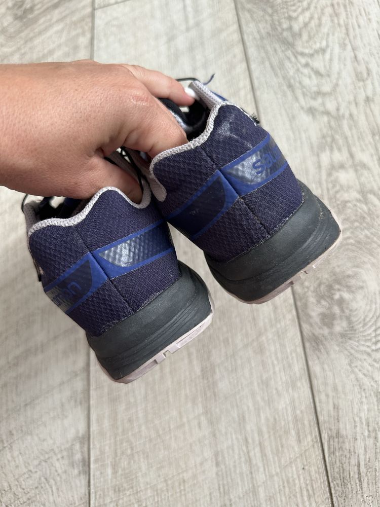 Salomon Gore - Tex ( 39.1/3 p ) 25.5 cm