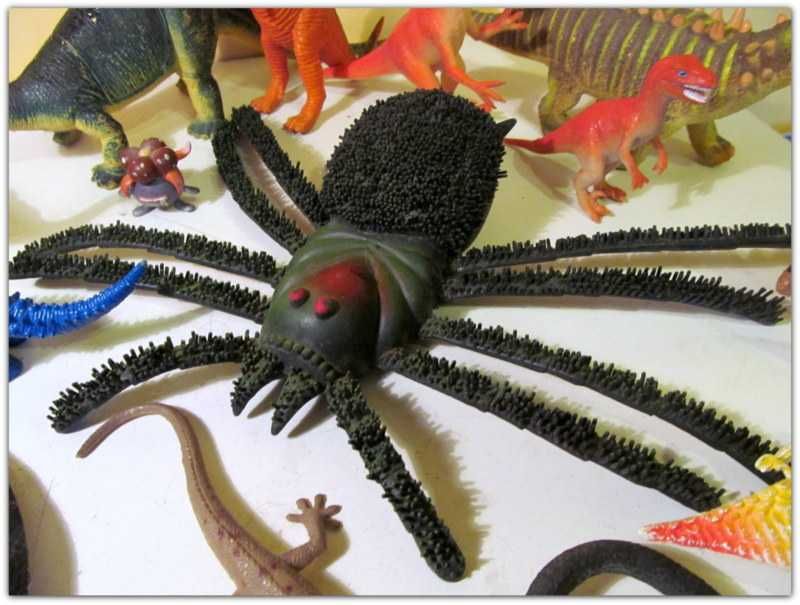 Figurki DINOZAURY smoki węże pająk DUŻY ZESTAW 31 gadów