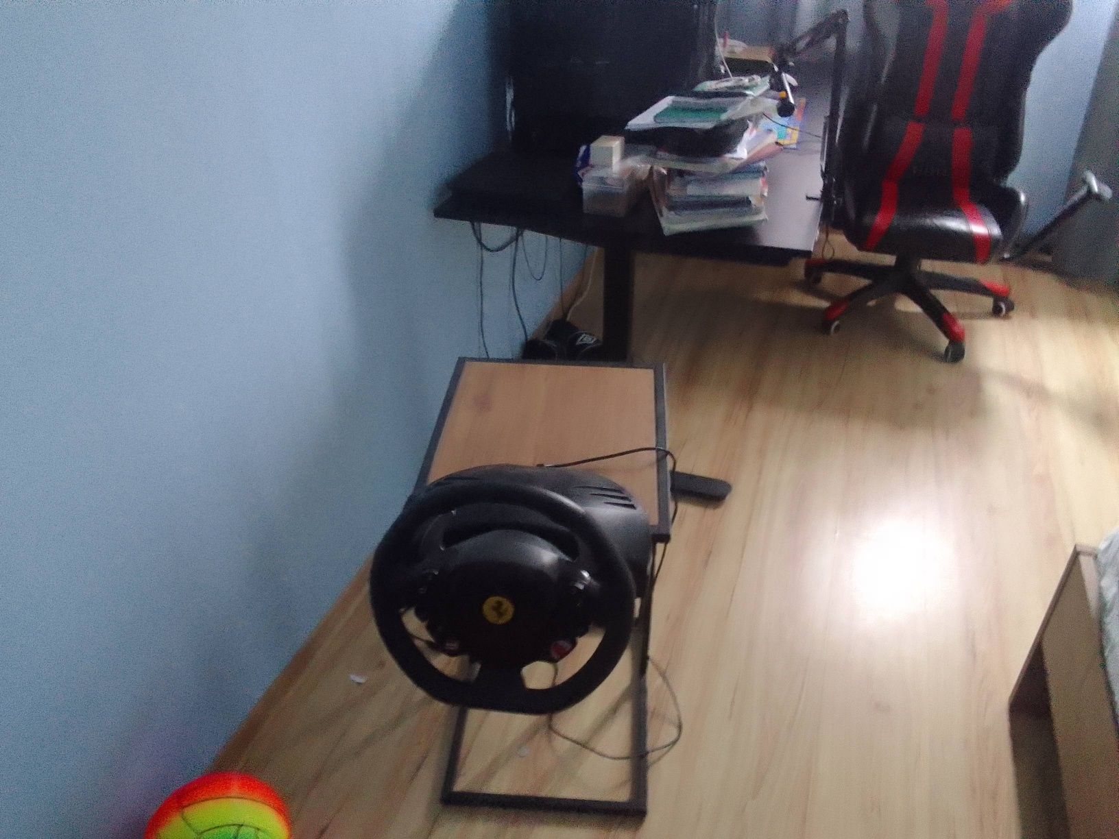 Kierownica + stolik Thrustmaster T80 Ferrari 488 Gtb Edition na PS4 PC