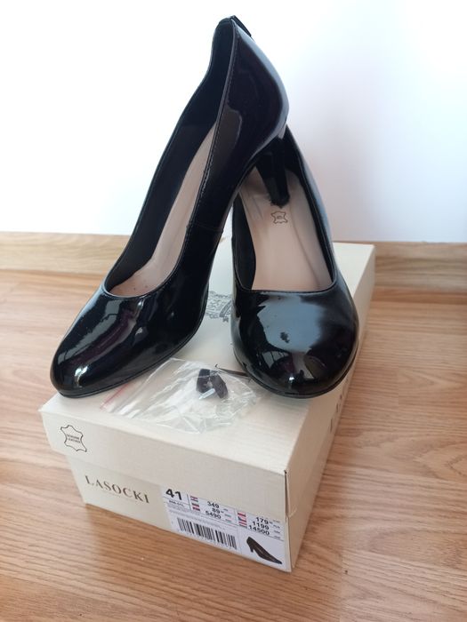 Czarne czółenka pantofle Lasocki 41