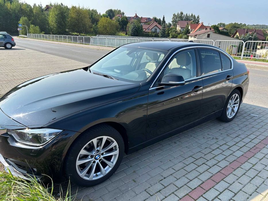 Samochód BMW seria 3 z 2017r. dobrze utrzymany