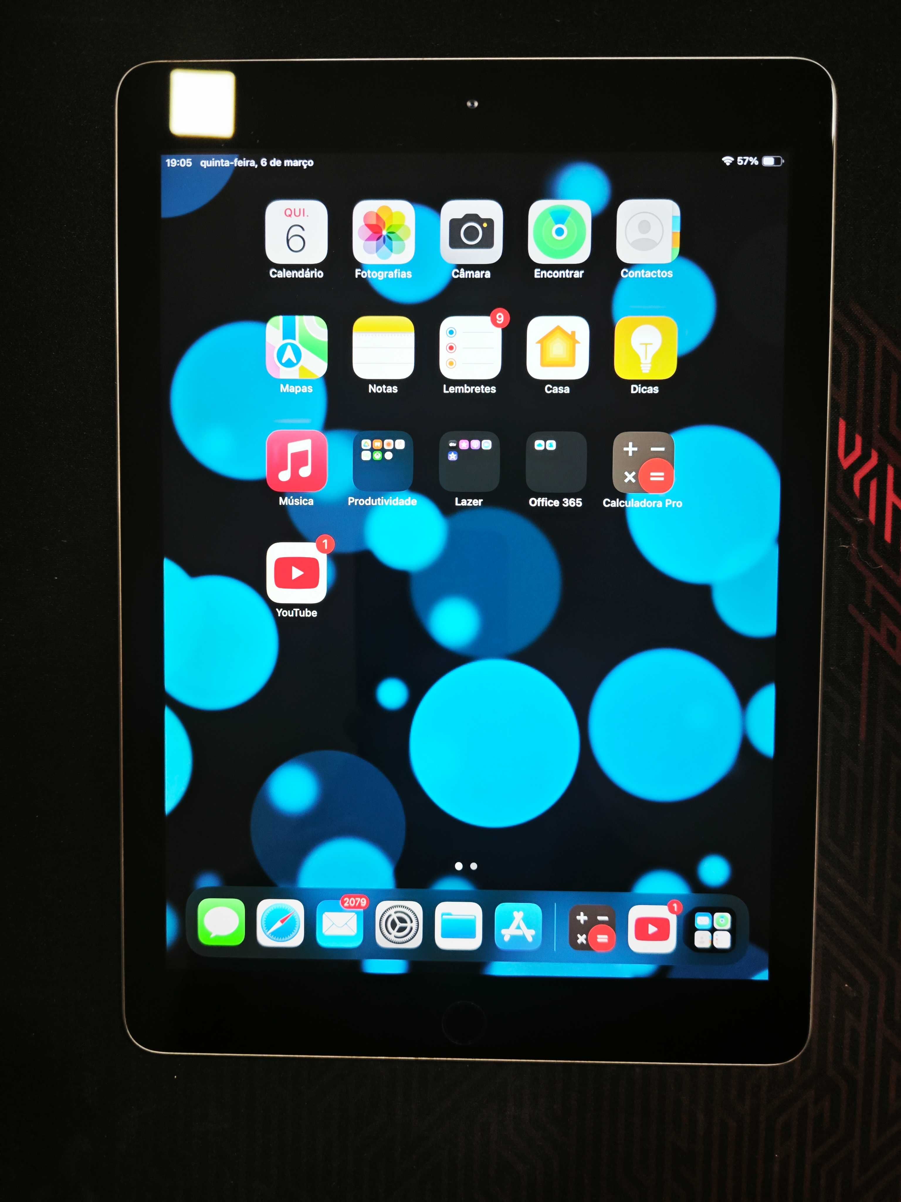 Apple iPad 6th Gen (A1893) 9.7" 32GB - Cinzento Sideral, WiFi