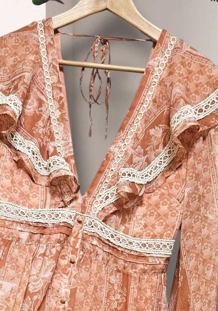 Шифоновое мини-платье с кружевом в принт Asos