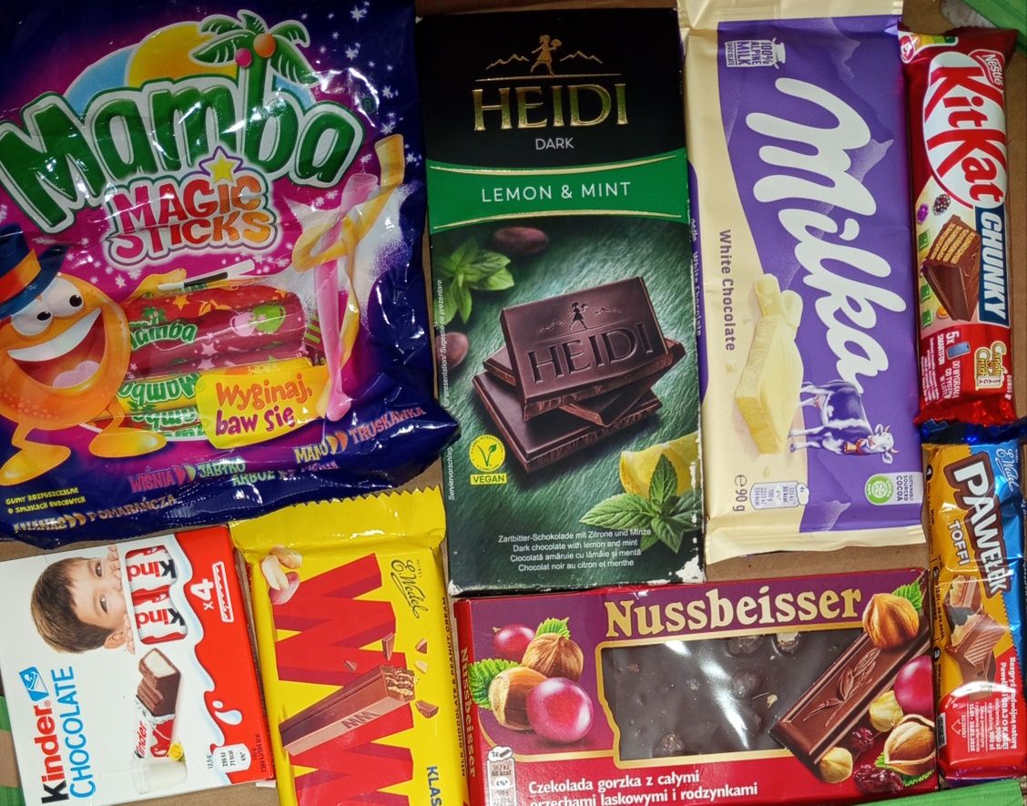 Zestaw batony cukierki Milka Kinder ciastka mix slodyczy