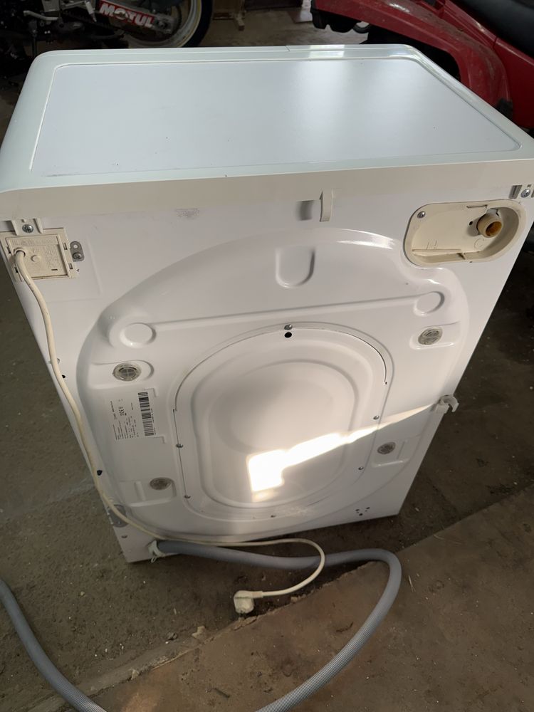 Пральна машинка Indesit BWSA 61051