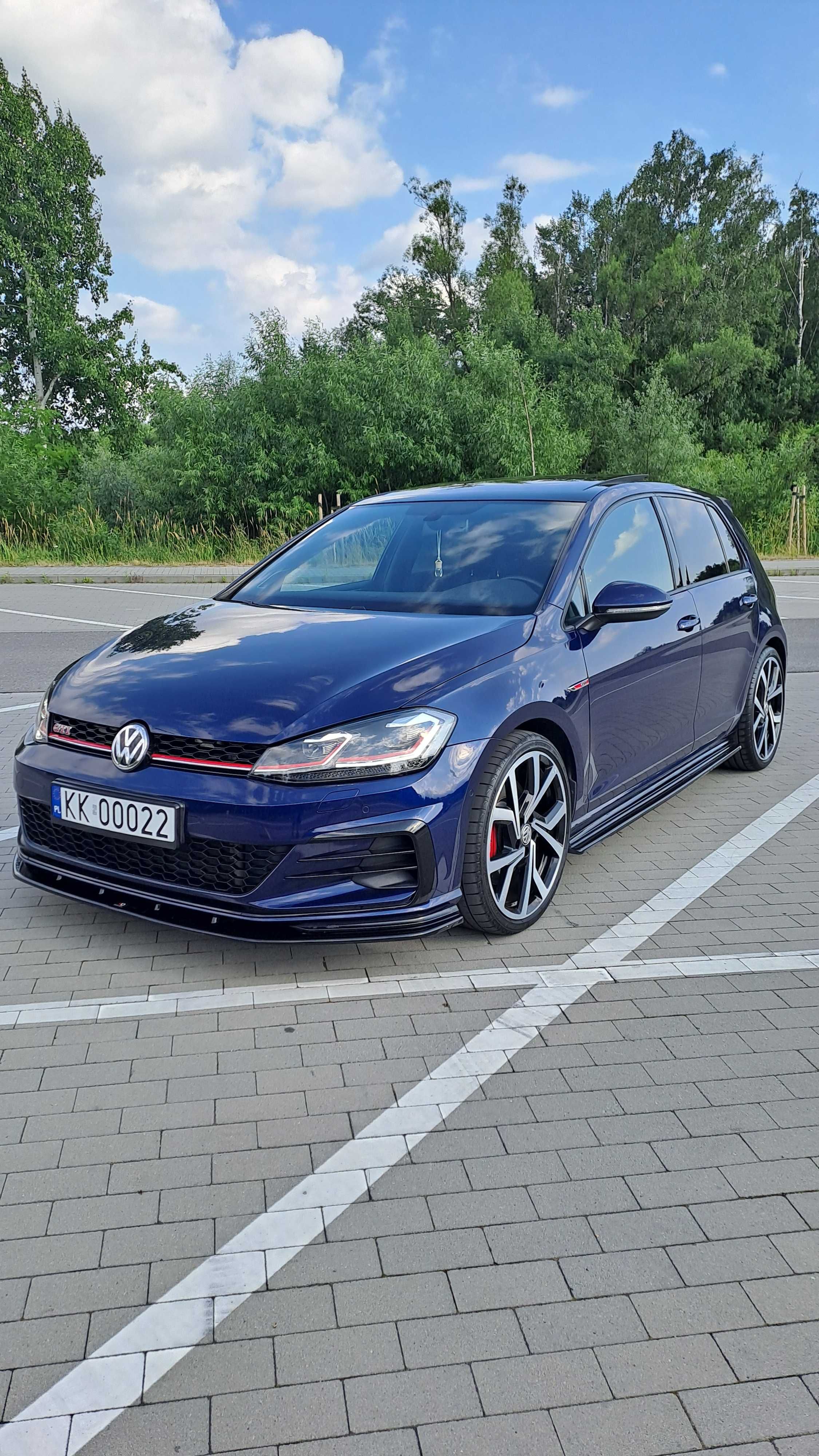 Volkswagen Golf 7.5 GTI PERFORMANCE 2.0TSI