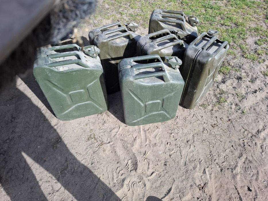 Sprzedam kanistry metalowe 20l ostatnie 2 sztuki