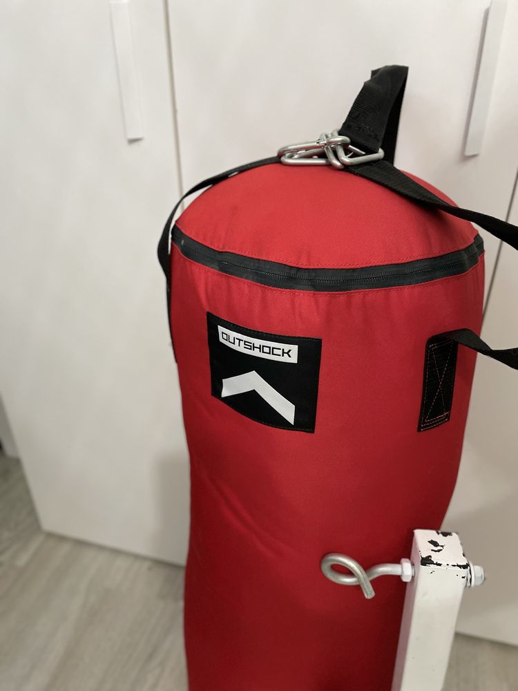 Saco de boxe com suporte
