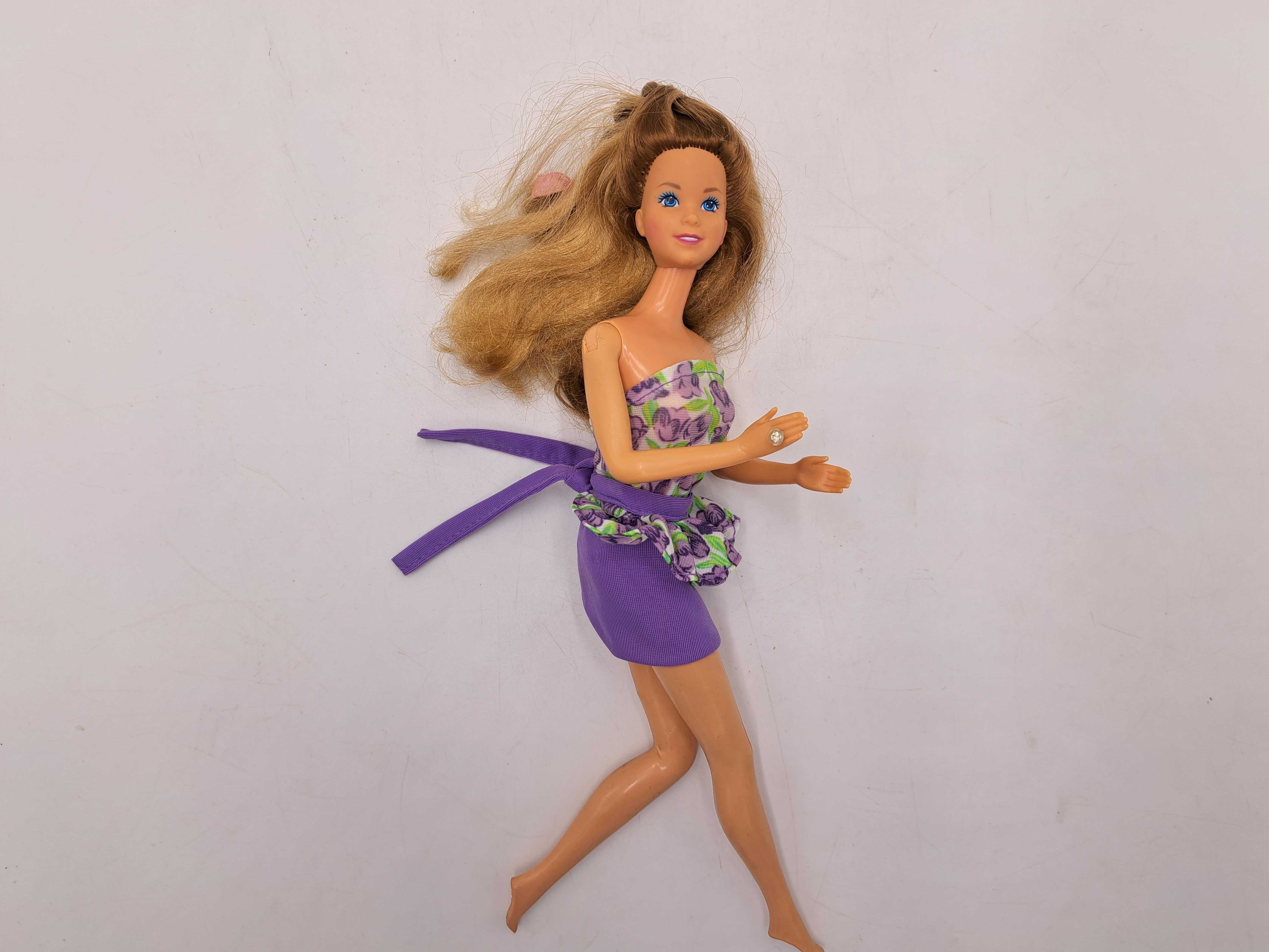 Lalka Barbie Pretty Choices 1986 Mattel Taiwan pierścionek fioletowa