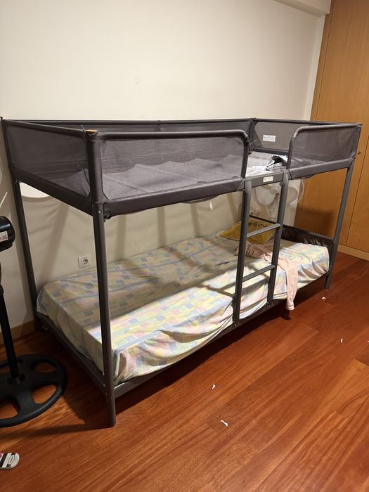 Cama de beliche.