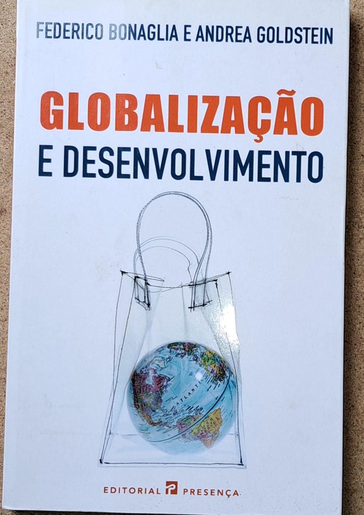 Livro Globalização e  Desenvolvimento