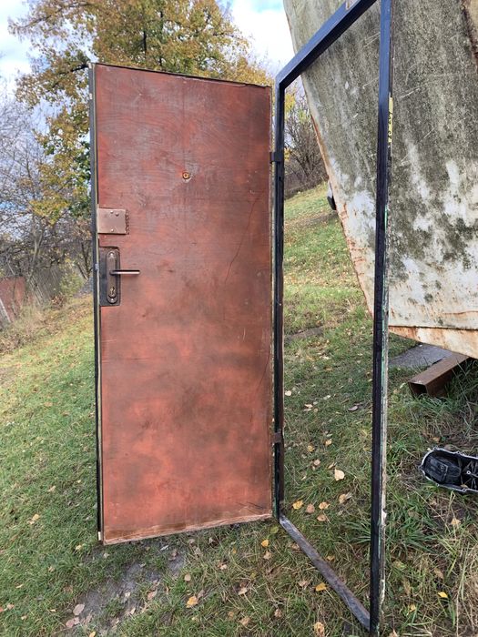 Продам броні двері на ліву сторону Ширина845на довжина 2060