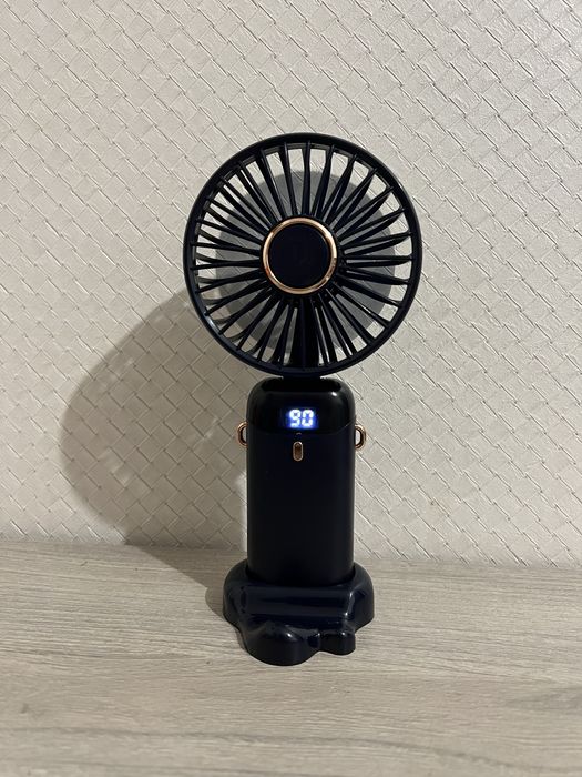 Ручной мини вентилятор