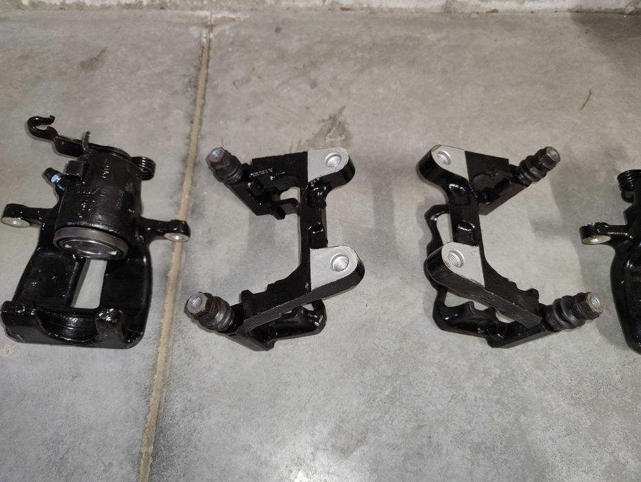 GOLF V A3 S3 8P 3.2 SWAP ZACISKI + Jarzma TYŁ 280mm