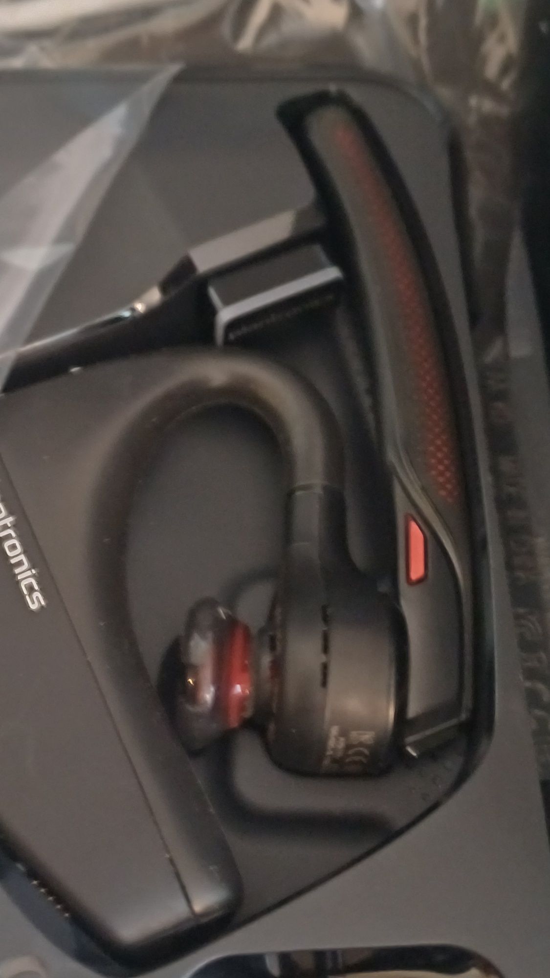 Słuchawka BlueTooth Platronics Voyager 5200 + Etui ładujace